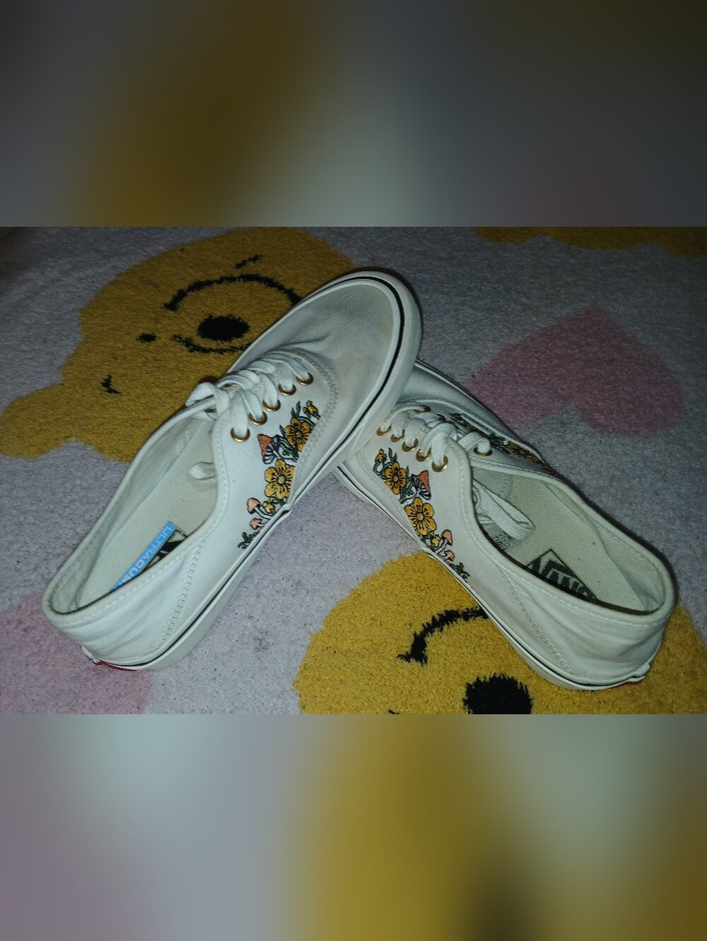 Pre-loved Vans White Low-Top Sneakers with Yellow Floral Embroidery. Worn 1 X. - Picture 6 of 7